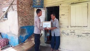 Sat Binmas Polresta Bandarlampung Salurkan Paket Sembako