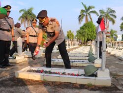 Sambut HUT ke-79 Bhayangkara, Polresta Bandarlampung Ziarah dan Tabur Bunga di Makam Pahlawan