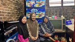 Anggota DPRD Bandarlampung Sulistiani Berikan Bantuan Kursi Roda Untuk Nenek Parti
